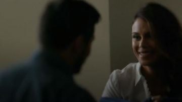 White Blouse worn by Cristal Jennings (Ana Brenda Contreras) in Dynasty Season 1 Episode 2