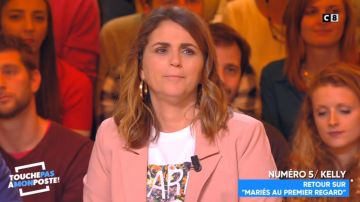 La Veste de tailleur rose de Valérie Bénaïm dans Touche pas à mon poste du 02/04/2019