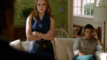 Noir Marmont Matelassé-Ceinture en Cuir Sac porté par Fallon Carrington (Elizabeth Gillies) dans Dynastie (S01E02)