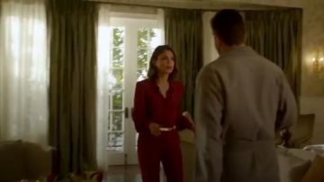 Red Crepe Cigarette Pants worn by Cristal Jennings (Ana Brenda Contreras) in Dynasty (S01E03)