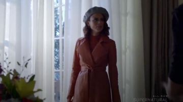 Grey Wool Felt Beret worn by Cristal Jennings (Ana Brenda Contreras) in Dynasty (S01E04)