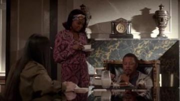 Gucci Romain Pantalones de seda estampados usados por Cookie Lyon (Taraji P. Henson) en Empire (S04E02)