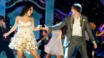 The dress Gabriella Montez (Vanessa Hudgens) in High School Musical 3 : senior year