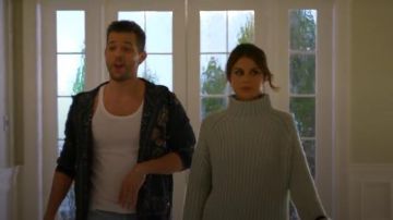 Large Côtelée Entonnoir Cou Chandail porté par Cristal Jennings (Ana Brenda Contreras) dans la Dynastie Saison 1 Épisode 6