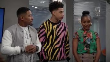 Topman Tiger Stripe Classic Fit Sweater usado por Andre Johnson, Jr. (Marcus Scribner) en negro (S05E17)