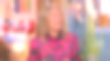 La blouse / Chemise à fleurs fushia de Agathe Lecaron dans l'émission de télévision La maison des maternelles