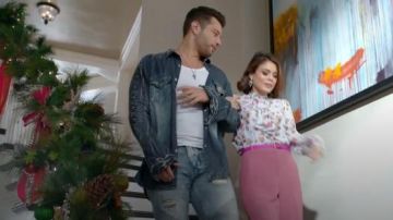  Denim de Coton Casual Button-Down Shirt porté par Sam Jones (Rafael de la Fuente) dans l'émission de TÉLÉVISION de la Dynastie Saison 1 Épisode 9