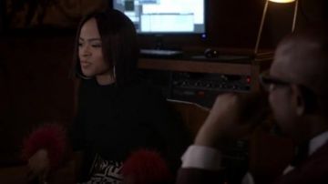 Alice + Olivia Haylen Véritable Fourrure de Renard Brassard de Haut porté par Tiana Brun (Serayah McNeill) dans l'Empire (S04E11)