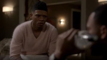 Suéter prada Angora-Blend V-Neck usado por Hakeem Lyon (Bryshere Y. Gray) en Empire (S04E11)