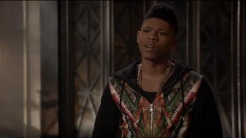 Sudadera con capucha con estampado folclórico de Balmain usada por Hakeem Lyon (Bryshere Y. Gray) en el programa de televisión Empire (S04E12)