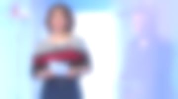 The striped sweater navy blue with round neck and lace Melanie Taravant in C to tell the 05.04.2019