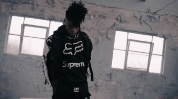 The vest tactical PRMTVSM of Scarlxrd in his clip HEAD GXNE.