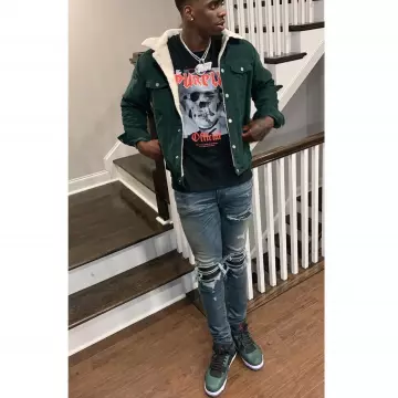 Sneakers Air Jordan 4 Retro 30th "teal" worn by Dwayne Bacon on the Instagram account @dbacon