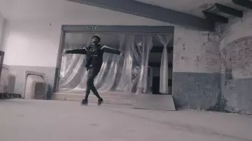 Les snea­kers Nike Air Max 95 Just Do It Tag de Scarlxrd dans son clip HEAD GXNE.