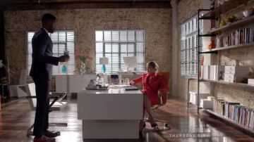 Christian Louboutin Coralta Mia Pompes porté par Fallon Carrington (Elizabeth Gillies) dans Dynastie (S01E12)