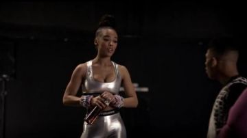 Paco Rabanne Logo Metal Bra Top usado por Tiana Brown (Serayah McNeill) en Empire (S04E13)