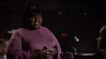 Eloquii Flare Sleeve Scuba Dress en Deep Lila usado por Becky Williams (Gabourey Sidibe) en Empire (S04E13)