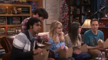 Nydj Pintuck-Back Blouse worn by Bernadette Rostenkowski (Melissa Rauch) in The Big Bang Theory (S12E18)