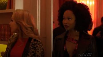 Cadre en Cuir Trench porté par Monica Colby (Wakeema Hollis) dans Dynastie (S01E13)