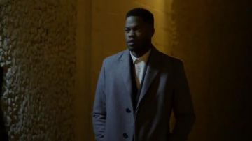 La théorie de Verdure de la Laine à Chevrons, Manteau porté par Jeff Colby (Sam Adegoke) dans Dynastie (S01E13)