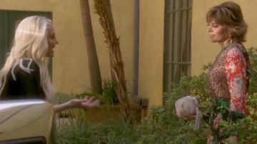 Vestido de Rixo Chrissy usado por ella misma (Lisa Rinna) en The Real Housewives of Beverly Hills (S09E07)