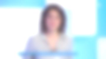 The plaid shirt of Melanie Taravant in C to tell the 08/04/19