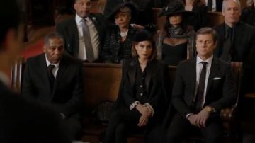 Cape Detail Blazer worn by Cristal Jennings (Ana Brenda Contreras) in Dynastie Season 1 Episode 16