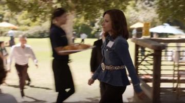 Frame Button Front Flounce Denim Jacket worn by Selina Meyer (Julia Louis-Dreyfus) in Veep (S07E02)