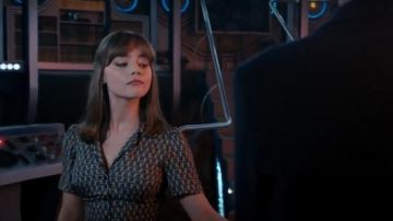 Topshop de canalisation à Carreaux Imprimé Chemisier porté par Clara (Jenna Coleman) dans Doctor Who (S08E06)
