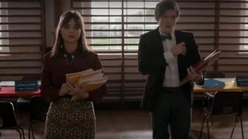 Topshop Multi Panel Shirt dans Mûrier porté par Clara (Jenna Coleman) dans Doctor Who (S08E06)