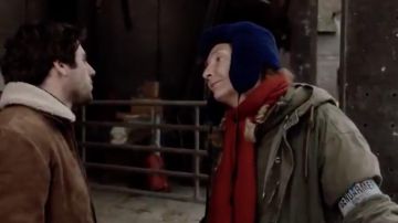 Abrigo de Parka de estilo largo del Capitán Marleau (Corinne Masiero) en Capitán Marleau (S02E06)