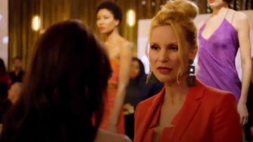  Double Carré Boucles d'oreilles portées par Alexis Carrington (Nicollette Sheridan) dans la Dynastie Saison 1 Épisode 19
