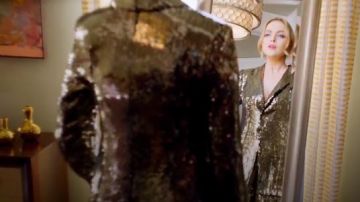 Jace Blazer porté par Fallon Carrington (Elizabeth Gillies) dans la Dynastie Saison 1 Épisode 19