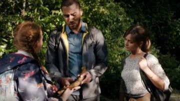 Topshop Espace Colorant Cavalier porté par Clara (Jenna Coleman) dans Doctor Who (S08E10)