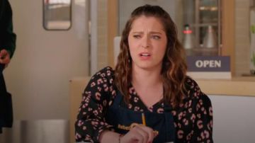 Rebecca Taylor Imprimé Léopard Haut en Soie porté par Rebecca Tas (Rachel Bloom) dans Crazy Ex-Girlfriend (S04E17)