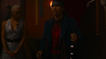 The T-shirt of the Lord dark of Ambrose Spellman (Chance Perdomo) in The New Adventures of Sabrina