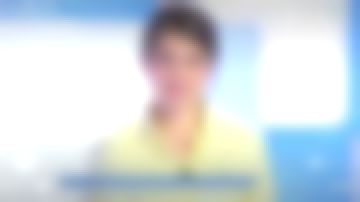 The striped shirt with yellow embroidered "Paradise" by Melanie Taravant in C to tell the 09.04.2019