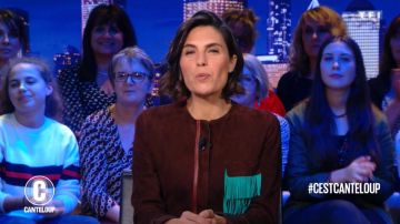 Le manteau couleur Ebène de Alessandra Sublet dans C'est Canteloup du 09/04/2019