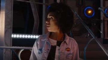 Topshop  MOTO Acid Oversized Jacket worn by Pearl Mackie in Doctor Who (S10E01)