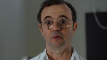 Las gafas redondas que lleva Tanguy (Éric Berger) en Tanguy, el regreso