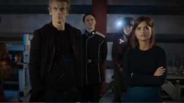 Claudie Pierlot de Pétoncles de la Garniture de Jupe portée par Clara (Jenna Coleman) dans Doctor Who (S09E09)