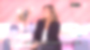 La chaqueta con cinturón de Faustine Bollaert en Ça comienza aujourd'hui del 04/02/19
