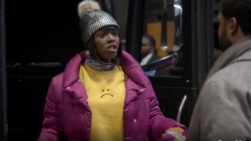 Sudadera Oversize Lazy Oaf con detalle de cuello alto a rayas usado por Ta'Rhonda Jones en Empire (S05E10)