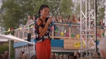 A.L.C. Russel Button Front Pants usado por Kat Edison (Aisha Dee) en The Bold Type (S03E01)