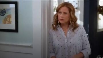 Rails de Taylor Stripe Shirt porté par Lena (Jenna Fischer) en divisant Ensemble (S02E18)