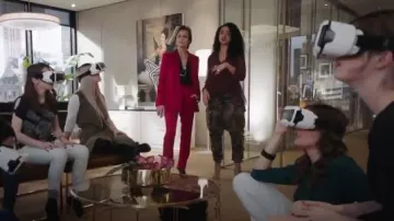 Ben Taverniti Unravel Project Camouflage Cargo Pants usado por Kat Edison (Aisha Dee) en The Bold Type (S01E03)