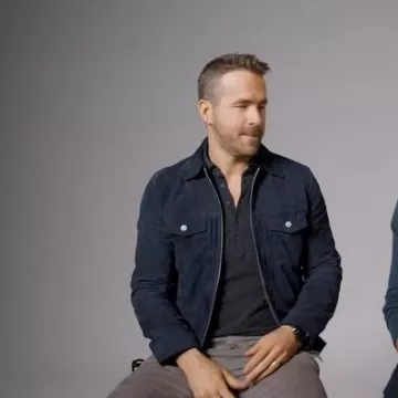 Chaqueta de algodón Varsity usada por Ryan Reynolds en la cuenta de Instagram de @vancityreynolds
