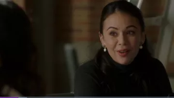House of Harlow Sunburst Drop Pendientes usados por Mona Vanderwaal (Janel Parrish) en Pretty Little Liars: The Perfectionists (S01E04)