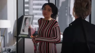 Jacquemus Rayé Tricoté Mini Robe portée par Kat Edison (Aisha Dee) dans Le Gras (S01E06)