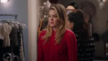 Carven Câble Rouge de la Récolte Chandail porté par Sutton Brady (Meghann Fahy) dans Le Gras (S02E09)